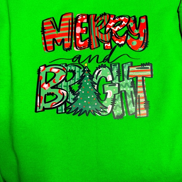 Merry & Bright 3x green sweatshirt Christmas gift holiday sweater - Picture 1 of 5